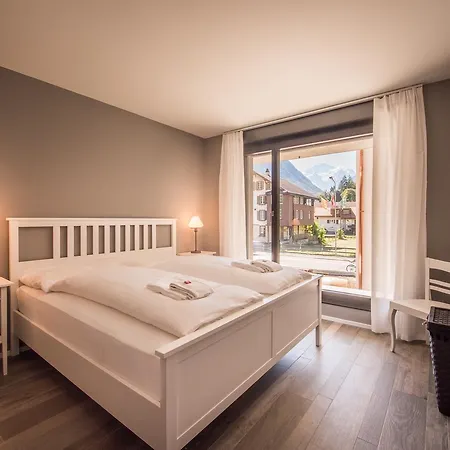 Independance First * אינטרלאקן