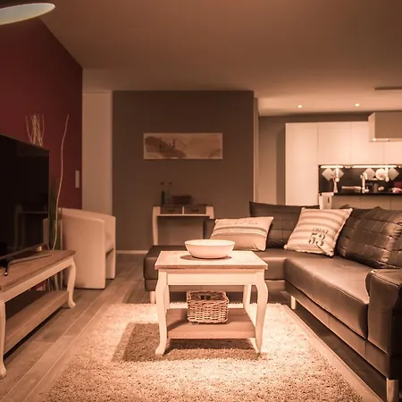 Independance First * אינטרלאקן