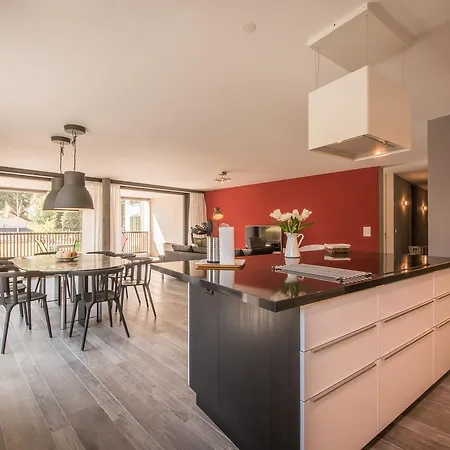 Independance First אינטרלאקן