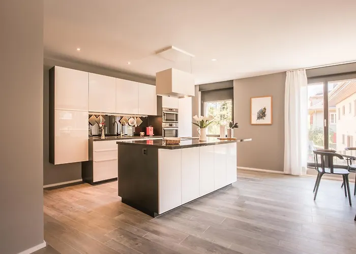 Independance First 아파트